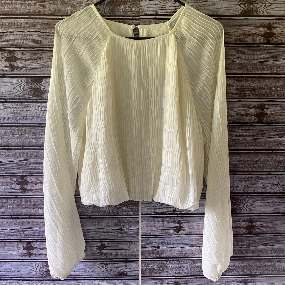 Lulu's Women's Cropped Long-Sleeved Blouse Size‎ L Off-White Stretch Waist NWT